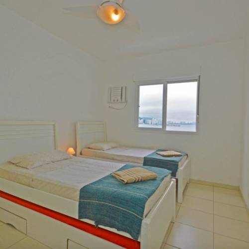 Amplo Apartamento com linda vista para o mar