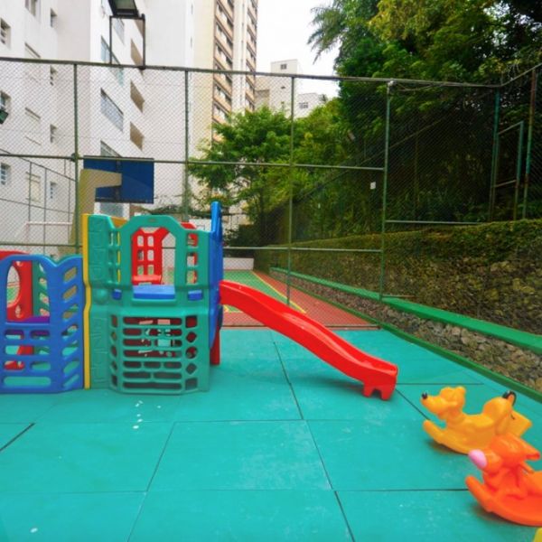Amplo Apartamento com linda vista para o mar
