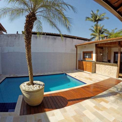 Casa com 02 quartos proximo ao mar