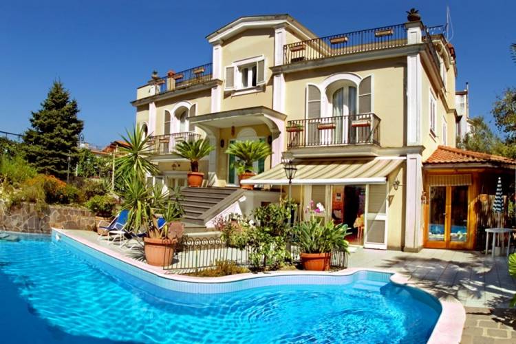 Casa a venda em bombas perto da praia